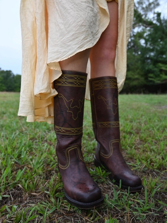 Frye Shoes - Frye Campus Boots with Embroidered Steer